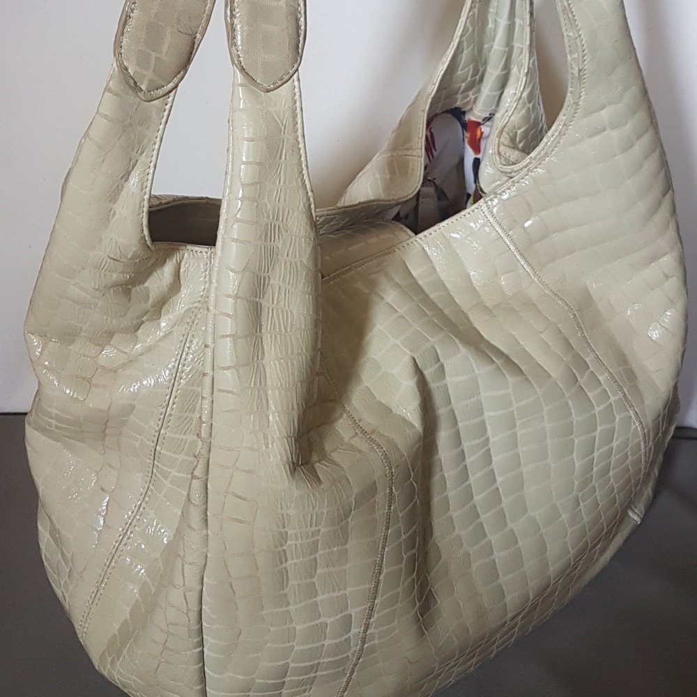 Handbag - Picture 5 of 8